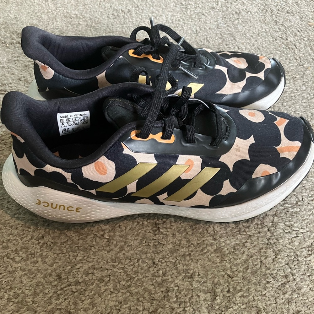 Adidas Black and Gold Sneakers Modern Athletic Style